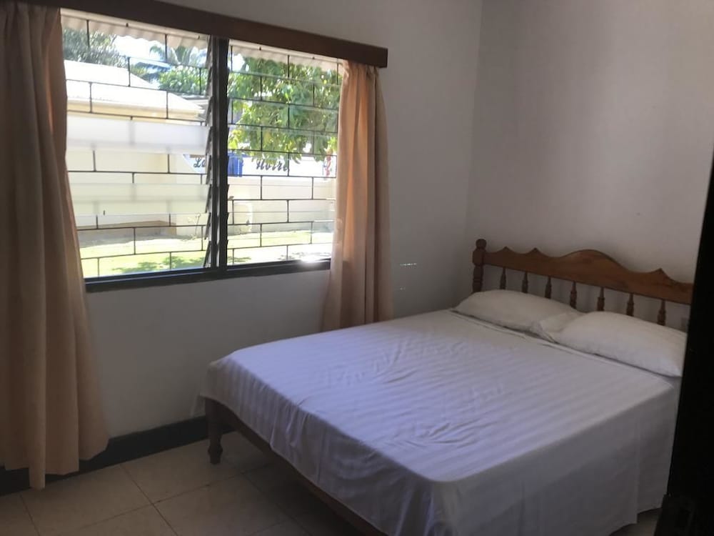Standard House, 3 Bedrooms, Mountain View
