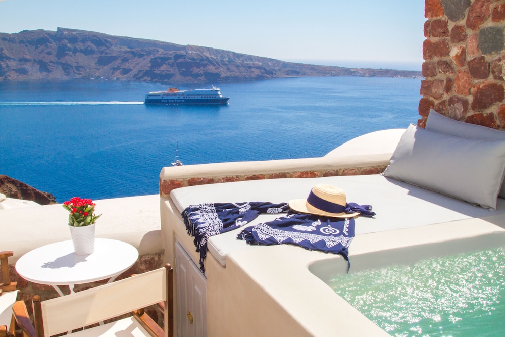 Suite, Jetted Tub, Sea View (Cave)