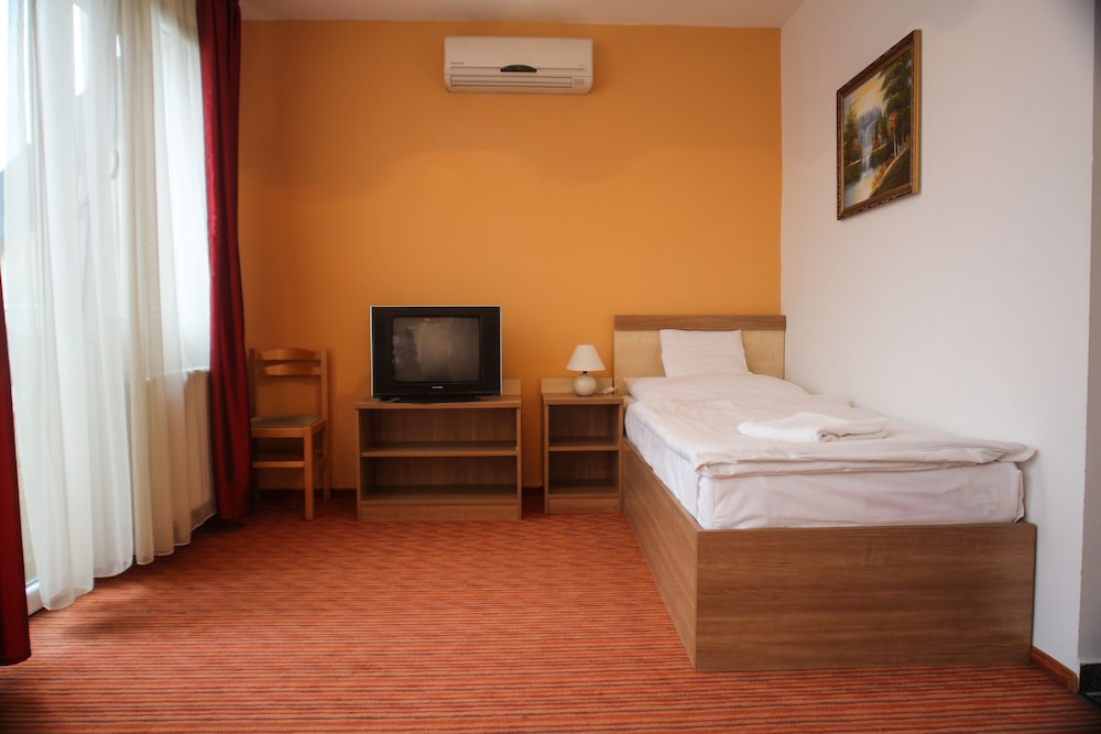 Standard Double Room - Photo 4