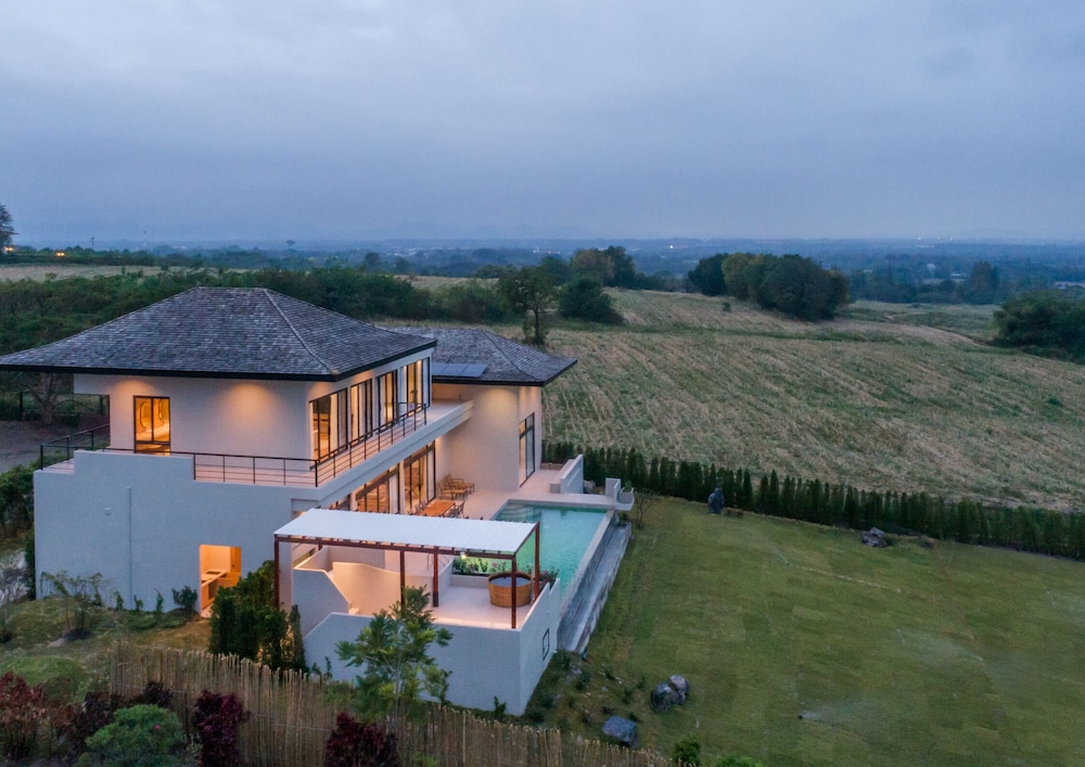 Luxury Villa, 4 Bedrooms, Private Pool, Hill View