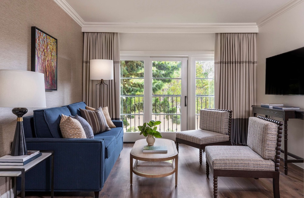 Estate Suite - Photo 5