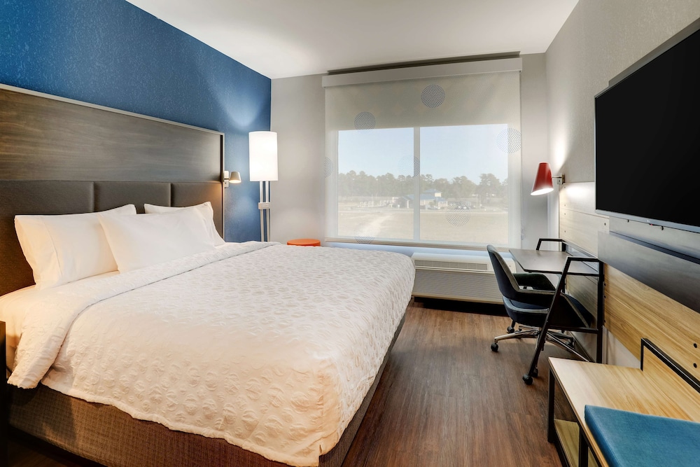 Room, 1 King Bed, Accessible (Hearing) - Photo 2