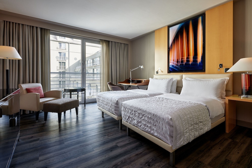 Deluxe Room, 2 Twin Beds, Garden View