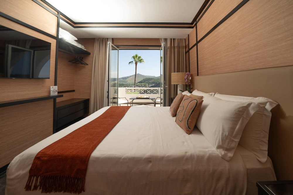 Executive Studio Suite