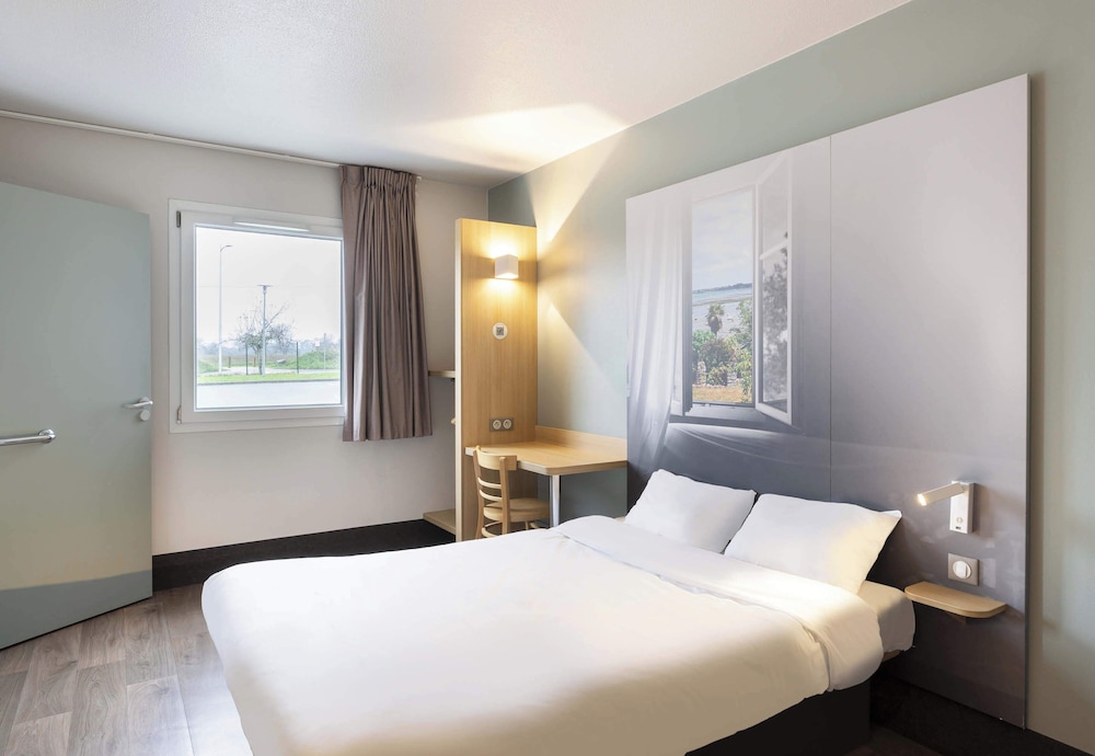 Double Room, Mobility Accessible - Photo 4