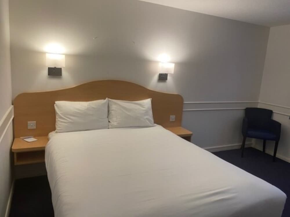 Room, 1 Double Bed, Non Smoking - Photo 4