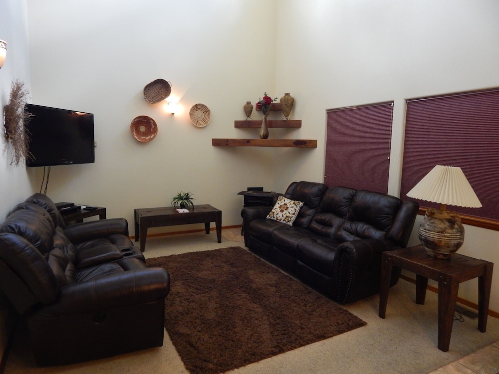 House, Multiple Beds, Hot Tub, Mountain View (Unit 111)