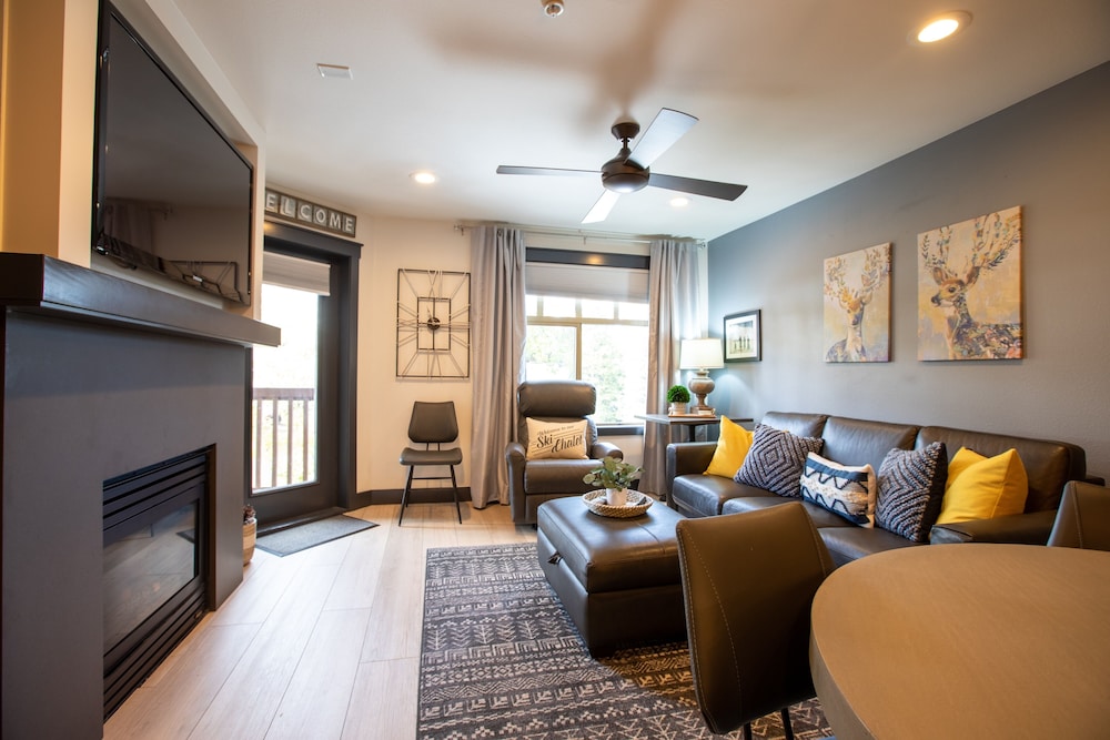 Condo, 2 Bedrooms