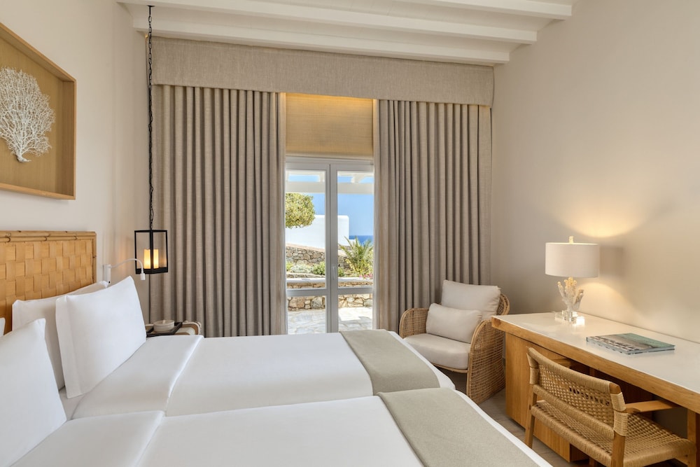 Room, Partial Sea View - Photo 3