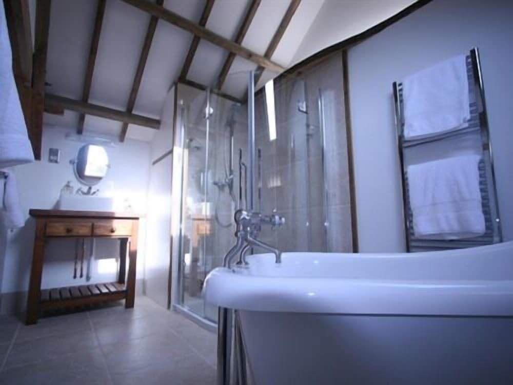 Luxury Double Room, Ensuite (Grainstore Suite Slipper ) photo 2