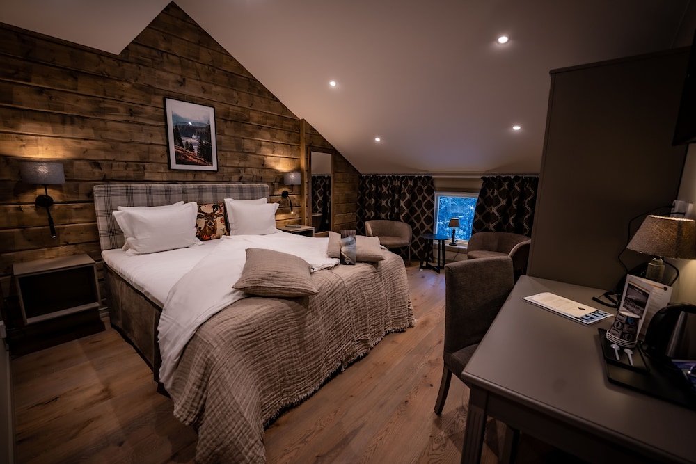 Superior Twin Room (Third person sleeps in extra bed) photo 1