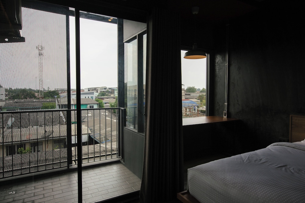 Loft King Bed - Photo 6