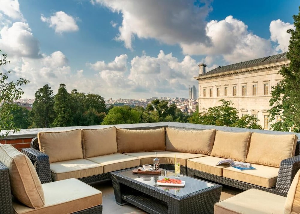 Suite, Terrace (Nickelodeon Play Access)
