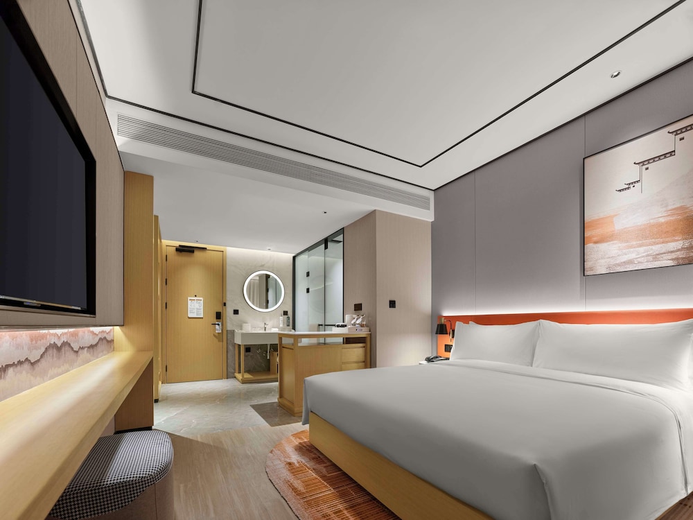 Deluxe Room, 1 King Bed
