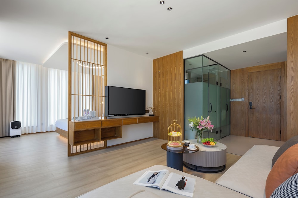 Superior Room, City View