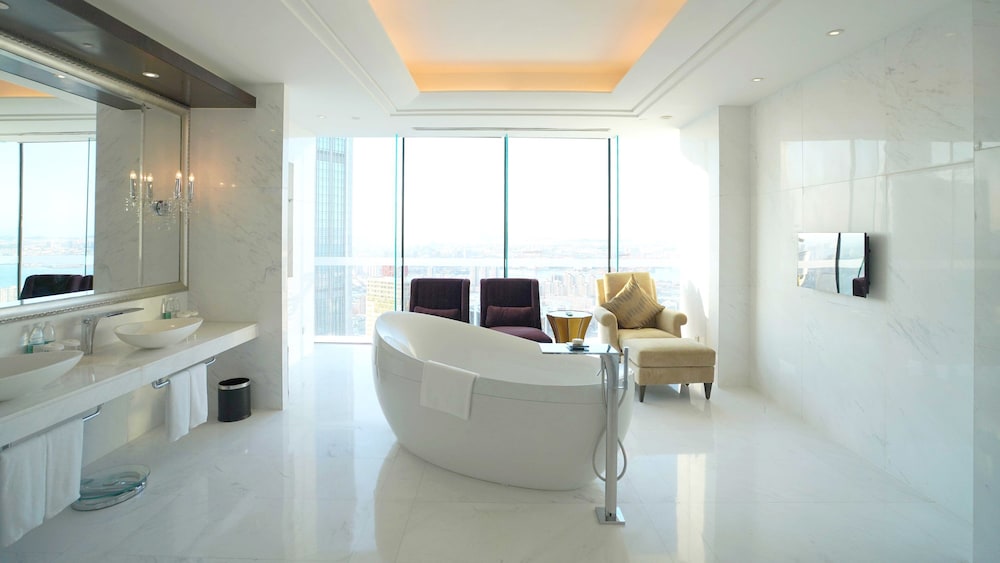 Suite, 1 Twin Bed, Smoking (CEO)