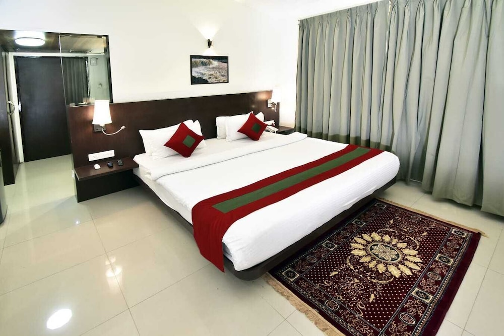 Deluxe Room - Photo 7