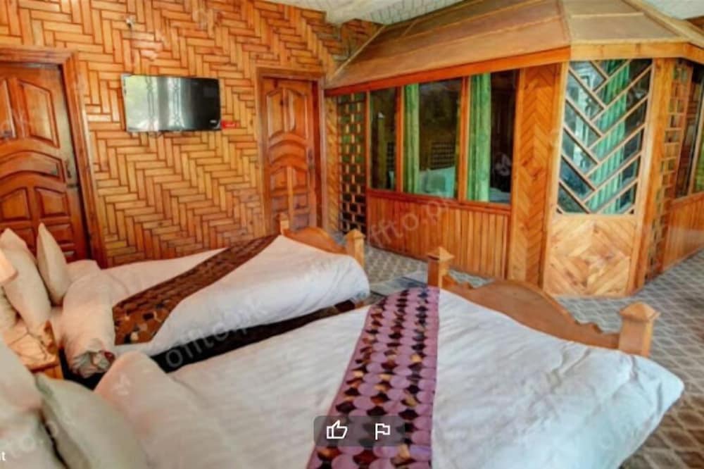Standard Double Or Twin Room - Photo 9