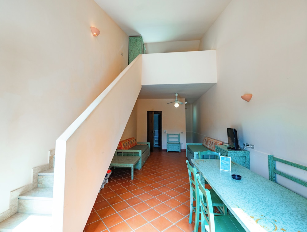 Two-room apartment - Photo 2