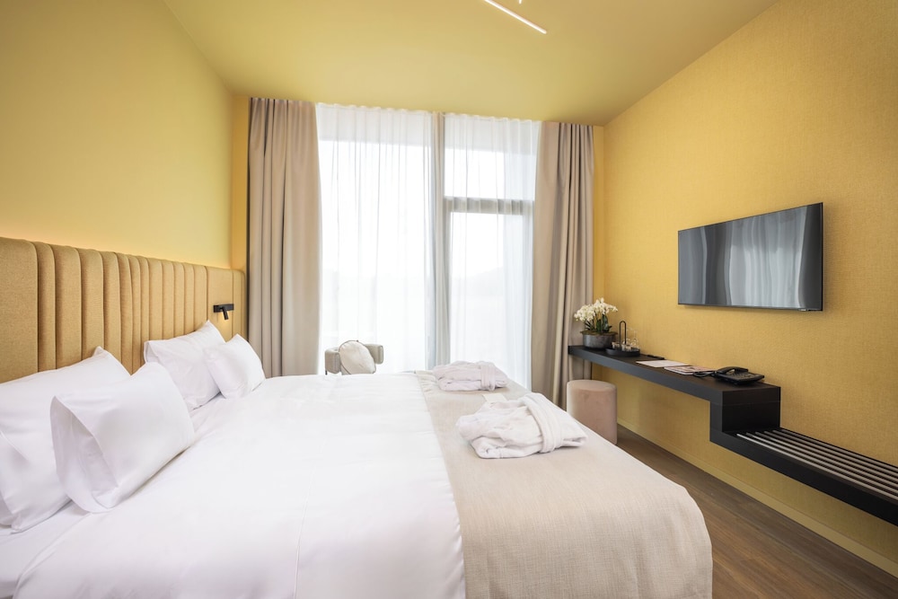 Deluxe Double Room, Vineyard View