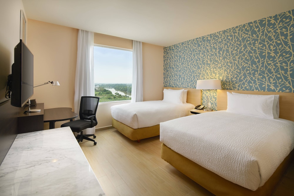 Room, 2 Twin Beds, City View photo 1