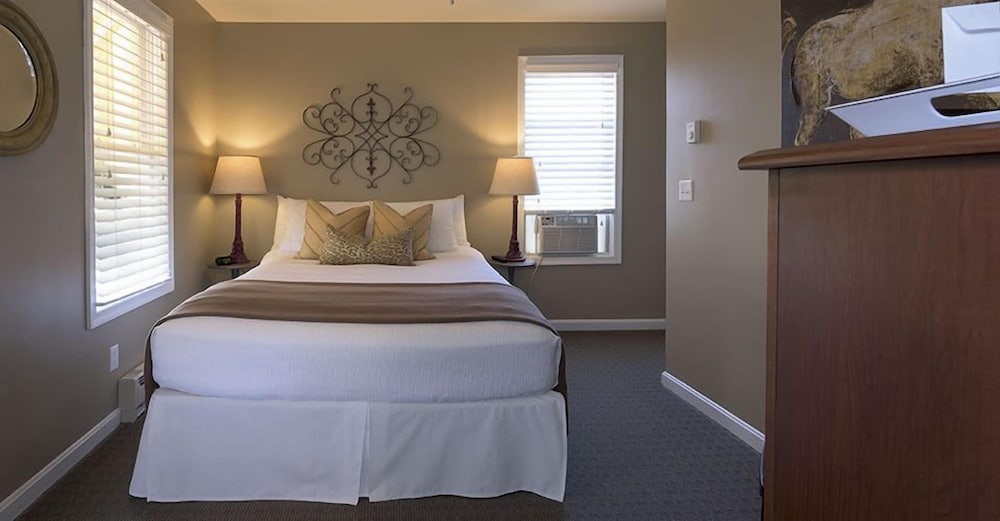 Room (32)