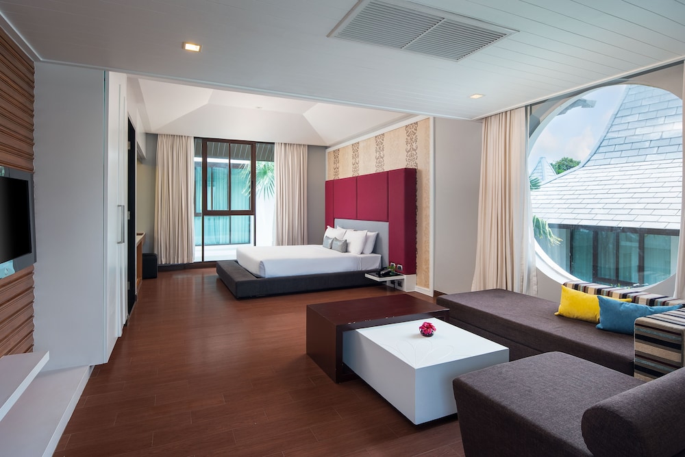 Grand Double Room, Pool View