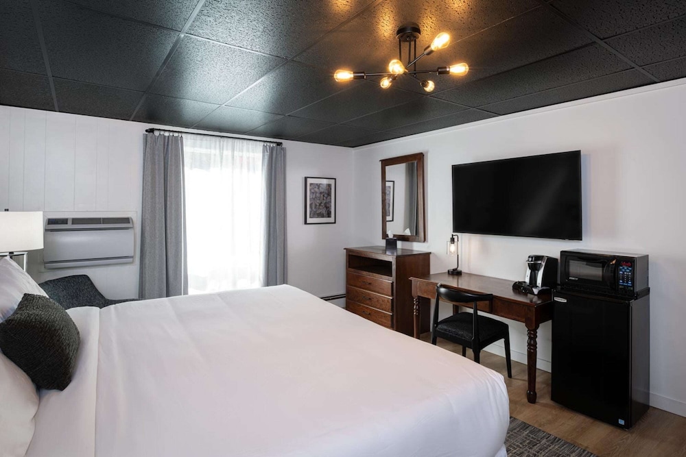 Deluxe Room, 1 King Bed