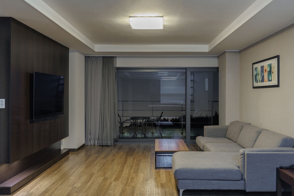 Royal Suite (2 bedrooms and 2 bathrooms) photo 3