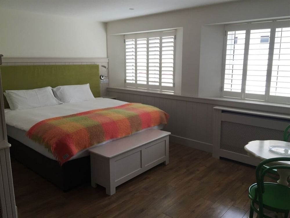 Superior Double or Twin Room, Ensuite photo 2