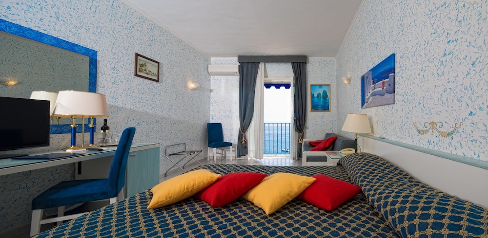 Superior Room, Sea View - Photo 2
