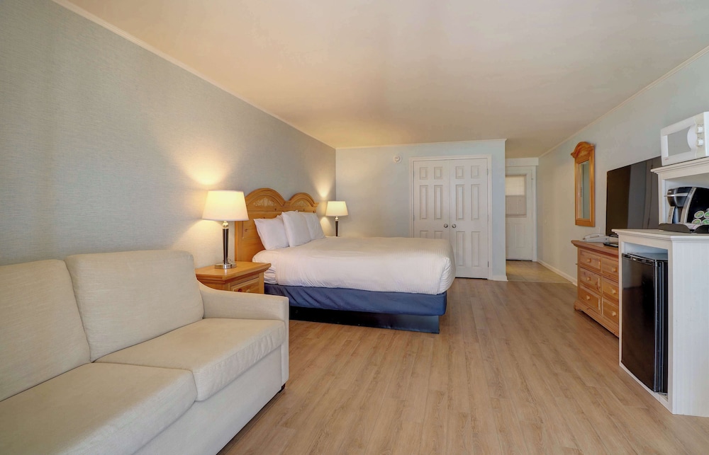 Sundowner Oceanfront One King photo 3
