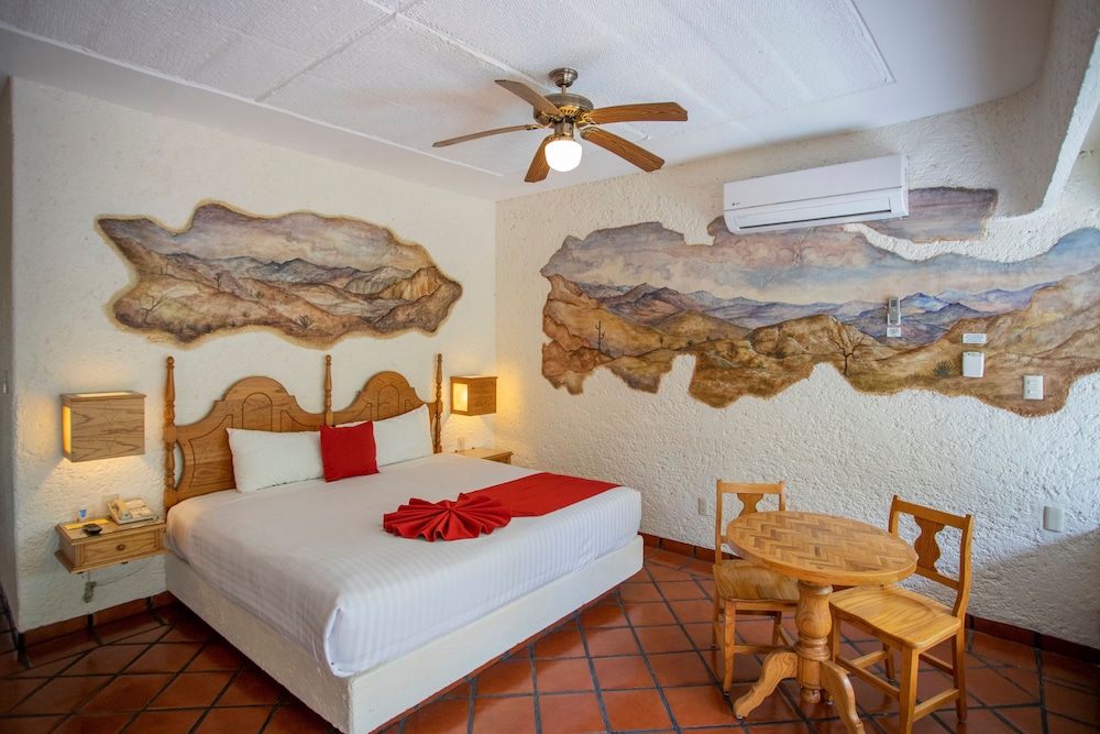 Terrace Suite, King bed and Jacuzzi - Photo 16