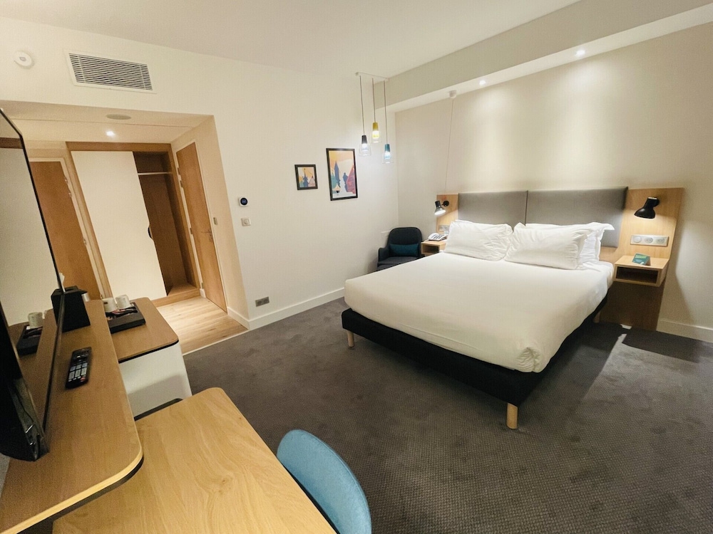 Standard Room, 1 Queen Bed, Accessible