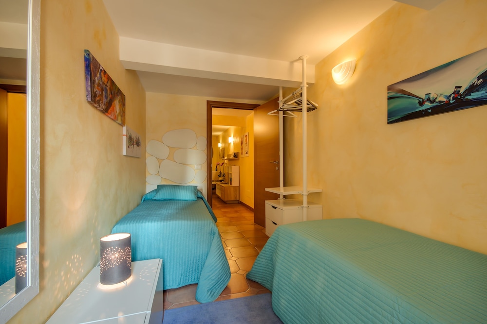 Apartment, 2 Bedrooms, Annex Building (7 pax) photo 2