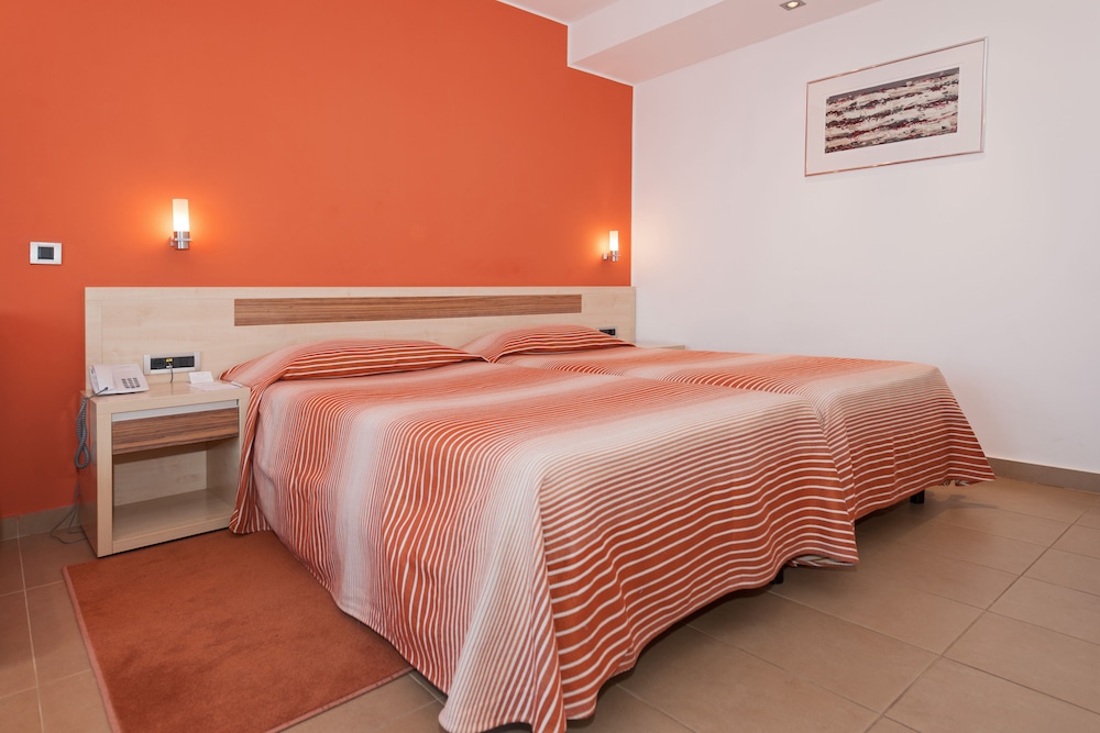 Superior Twin Room photo 3