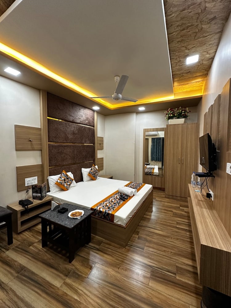 Luxury Room, City View