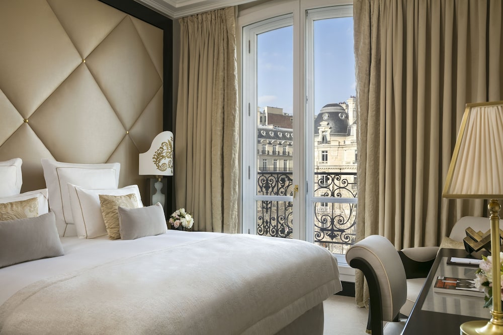 Room (Prestige, Champs Elysees) Room (Prestige, Champs Elysees)