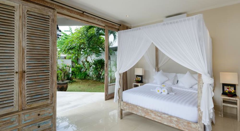 Five-Bedroom Luxury Pool Villa photo 2