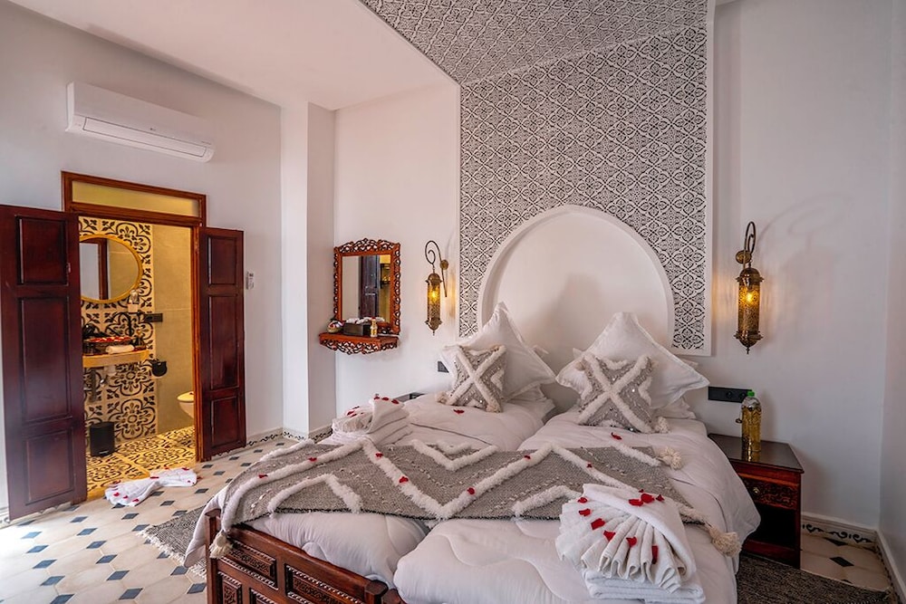 Deluxe Double or Twin Room, Courtyard View photo 3
