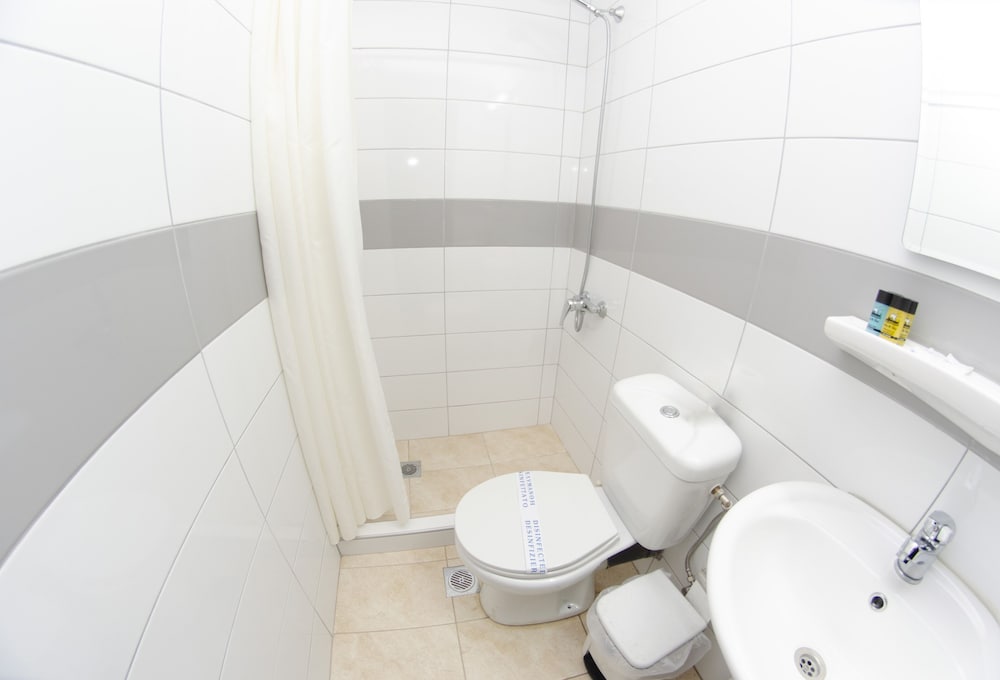 Standard Triple Room - Photo 7