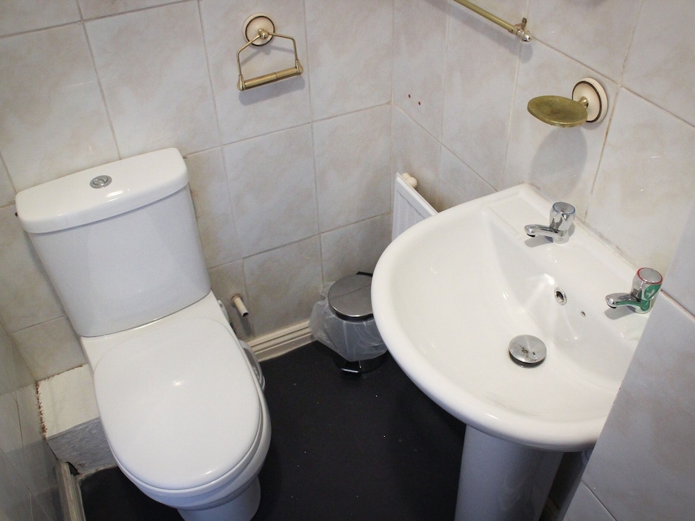Family Triple Room, Ensuite photo 3