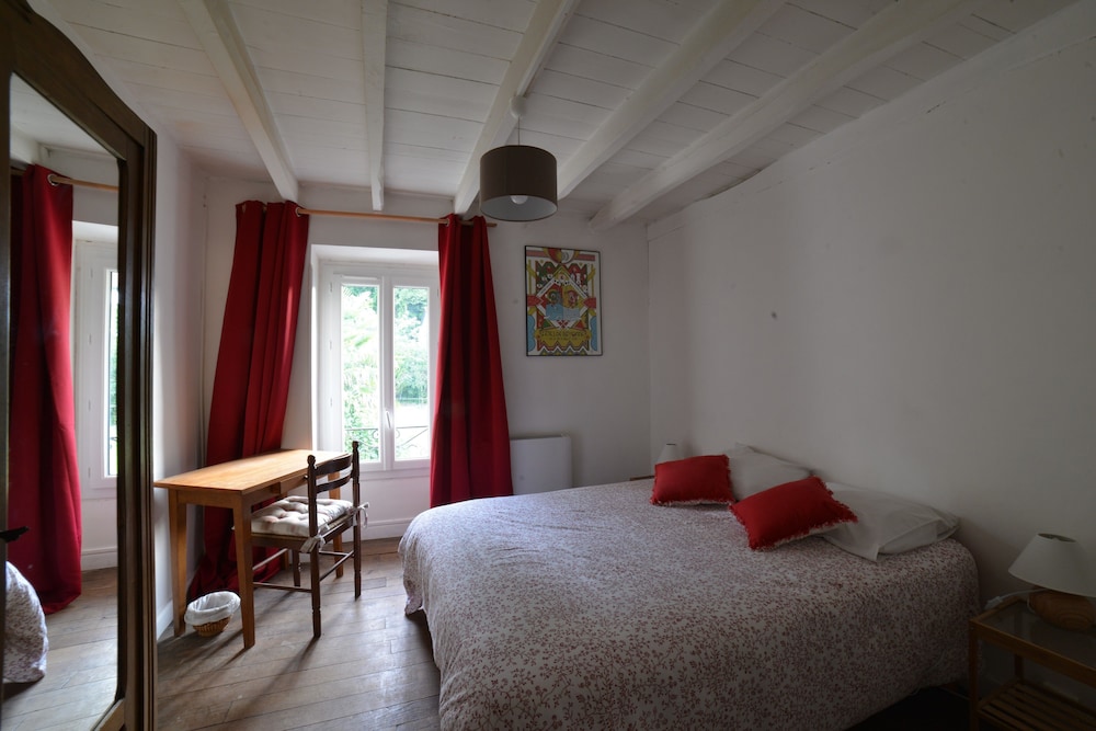 Classic Double Room (Basque)