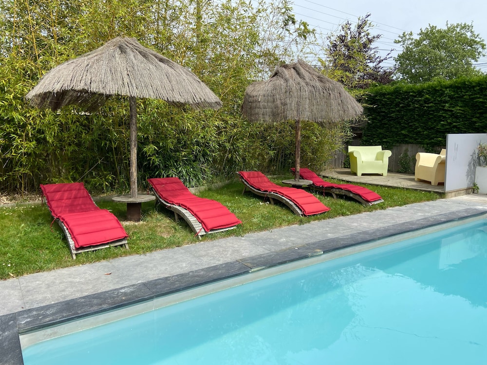 Deluxe Penthouse, 2 Bedrooms, Terrace, Pool View