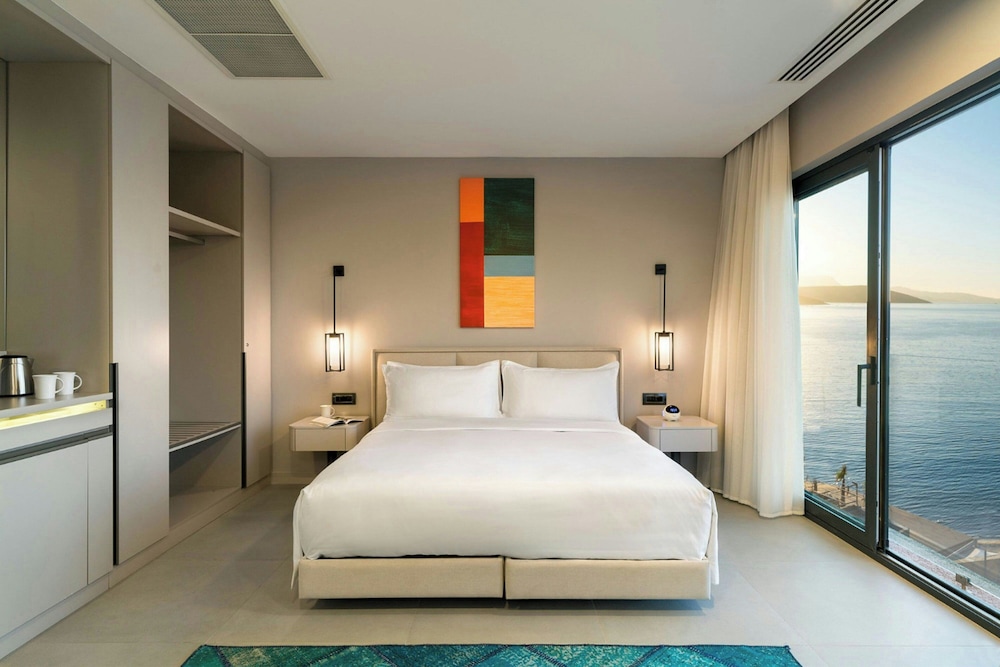 Deluxe Room, 1 King Bed, Balcony (View)