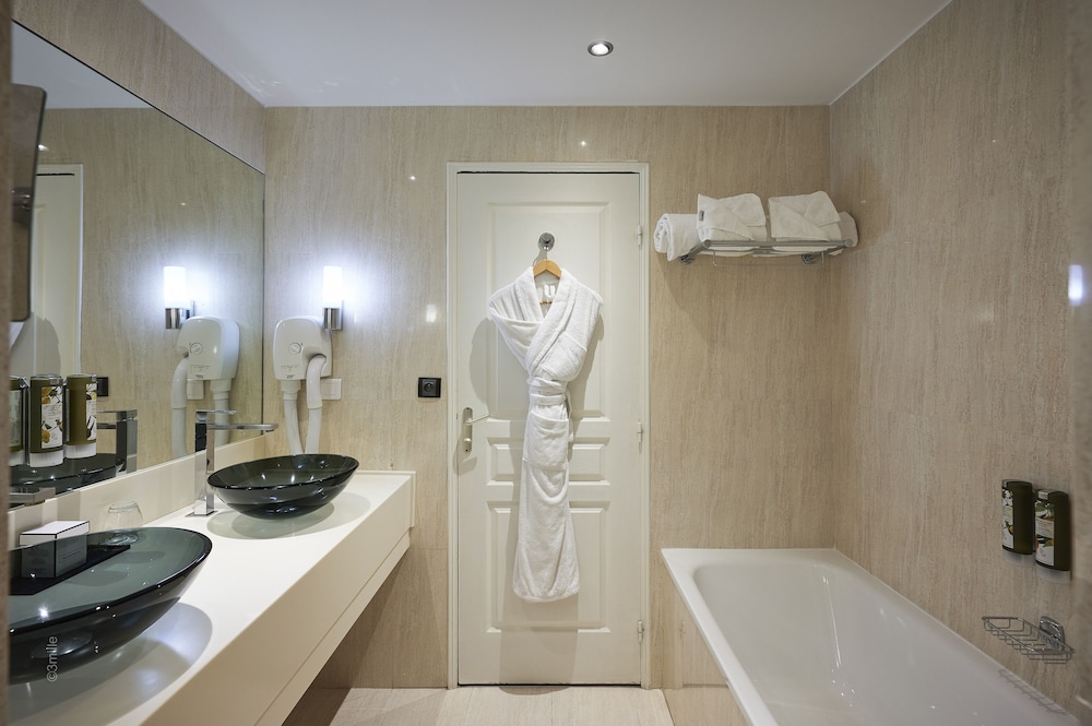 Superior Double or Twin Room - Photo 4