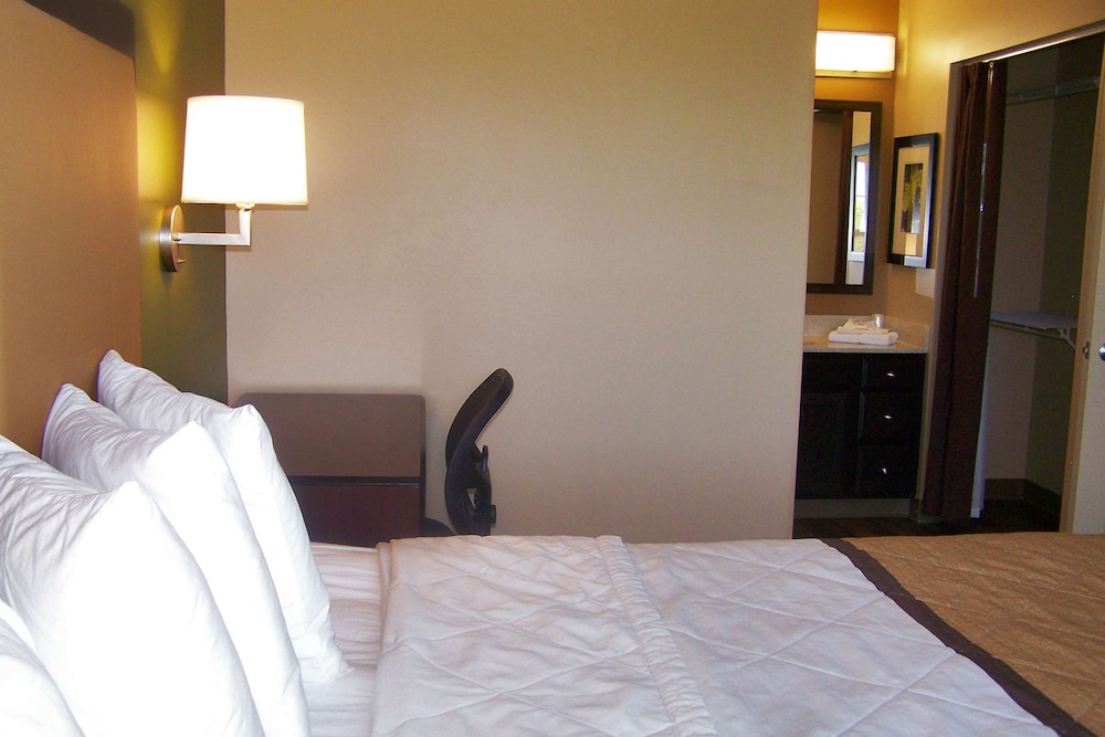 Suite, 1 King Bed with Sofa bed, Non Smoking - Photo 2