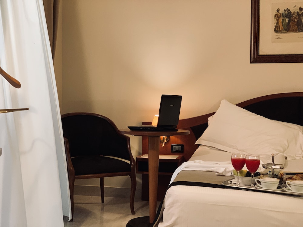 Deluxe Double Room - Photo 3