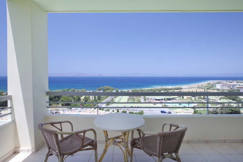 Executive Suite, Sea View - Photo 3