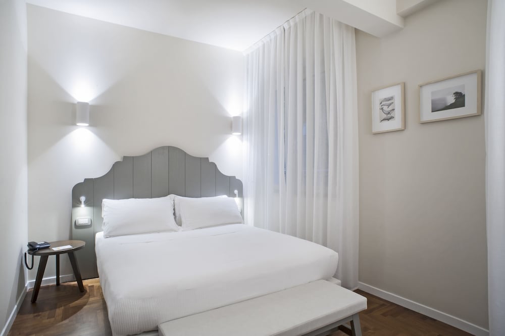 Design Double Room Single Use, 1 Queen Bed photo 3